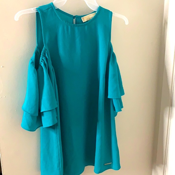 MK shoulder cut out top - Picture 1 of 3